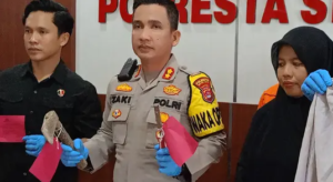 Akal Bulus Pria Pembobol Alfamart di Serang Banten, Gunakan Mukena untuk Penyamaran di CCTV
