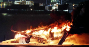 Berita Kecelakaan jet Jepang: Mengapa berhasil melarikan diri dari neraka pesawat
