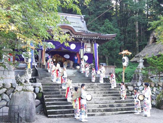 Rekomendasi TOP 8 Tempat Terbaik di Shirakawago, Jepang Sobat Wajib Kunjungi Ya…… Ngak Nyesal Loh!